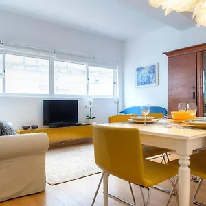 Sunny & Quiet In Historic Center Apartment Lissabon
